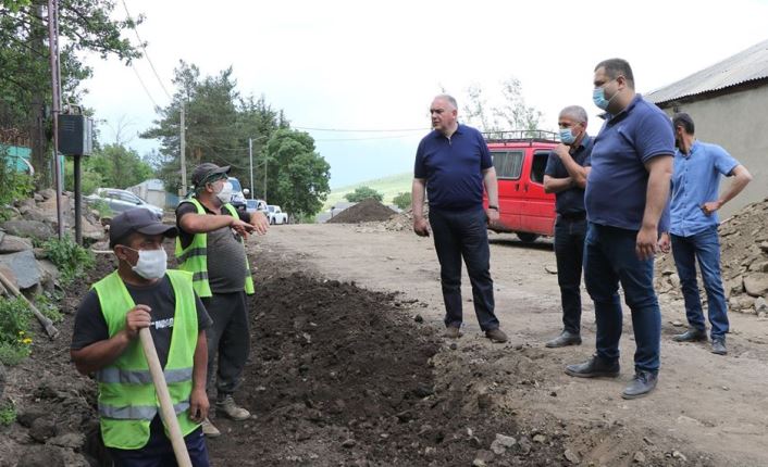 დმანისის მუნიციპალიტეტში გზების მშენებლობა მიმდინარეობს