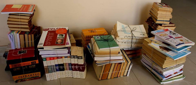 აწყურის ბიბლიოთეკას 300 წიგნი გადაეცა
