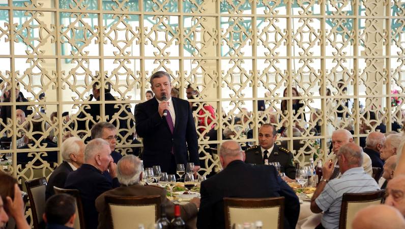 პრემიერ-მინისტრმა ვეტერანებს სადღესასწაულო სადილზე უმასპინძლა