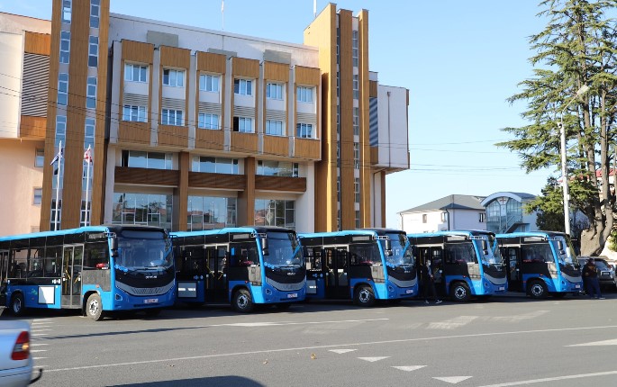 ზუგდიდს EURO 5-ის სტანდარტის მუნიციპალური ავტობუსები გადაეცა
