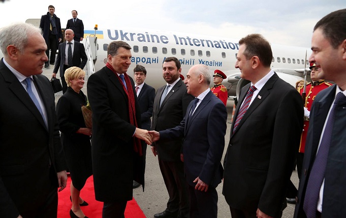თბილისს ლატვიის რესპუბლიკის პრეზიდენტი რაიმონდს ვეიონისი სახელმწიფო ვიზიტით ეწვია