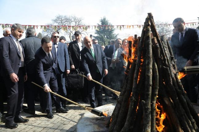 პრემიერ-მინისტრმა მარნეულში აზერბაიჯანელ თანამოქალაქეებს ნოვრუზ ბაირამის დღესასწაული მიულოცა