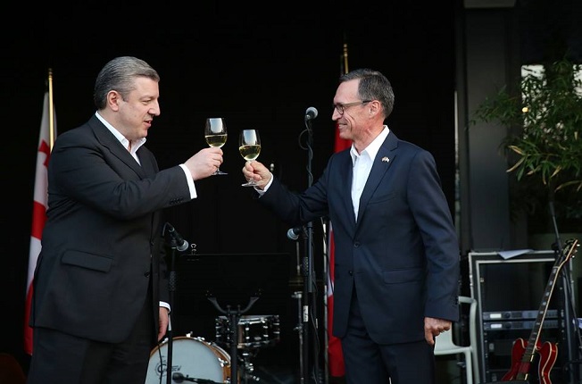 პრემიერ-მინისტრმა შვეიცარიას ეროვნული დღესასწაული მიულოცა