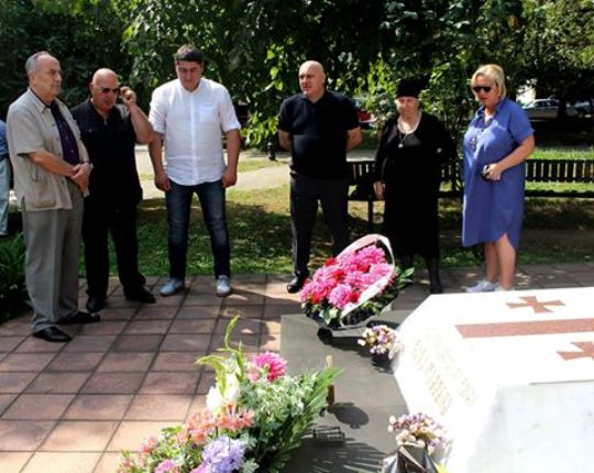 გურიაში, მხარისა და ადგილობრივი ხელისუფლების წარმომადგენლებმა, 2008 წლის რუსეთ-საქართველოს ომში დაღუპულ გმირთა ხსოვნას პატივი მიაგეს
