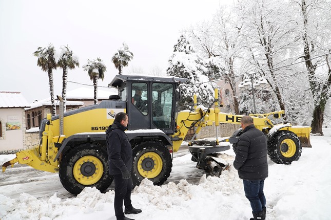 მარტვილის მუნიციპალიტეტში თოვლისგან  საავტომობილო გზების გაწმენდითი სამუშაოები ხორციელდება