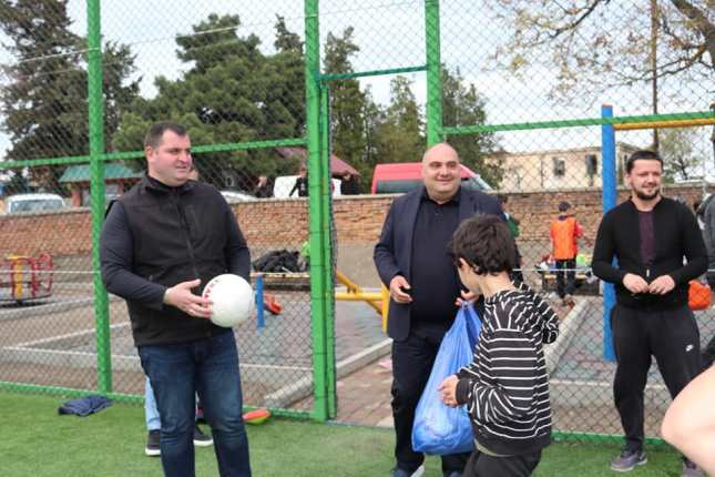 სოფელ ქვემო ქედში, ახალი მინი სპორტული მოედანი და ბავშვთა გასართობი სივრცე მოეწყო