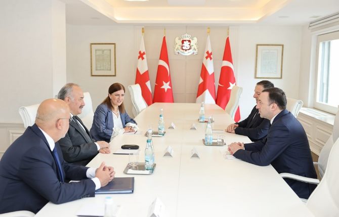 პრემიერ-მინისტრი თურქეთის რესპუბლიკის ეროვნული უსაფრთხოების საბჭოს გენერალურ მდივანს შეხვდა