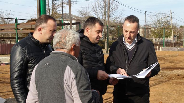 ზურაბ ნასარაიამ ოზურგეთში ინფრასტრუქტურული სამუშაოები დაათვალიერა